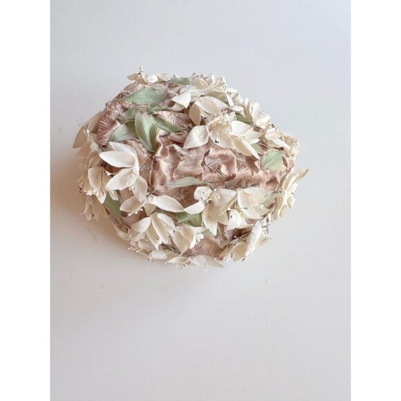 Vintage PASADENA Ivory Faux Floral Taupe Satin Petal Beehive Hat - Picture 8 of 16